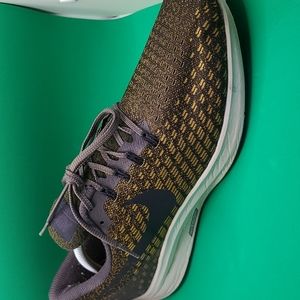 Nike Zoom Pegasus 35 black and yellow